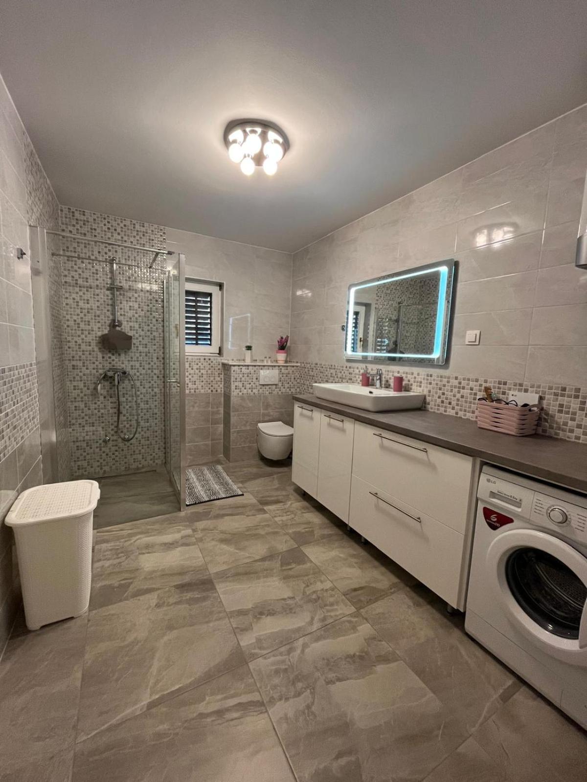 Apartman Tessa Vela Luka Exterior foto